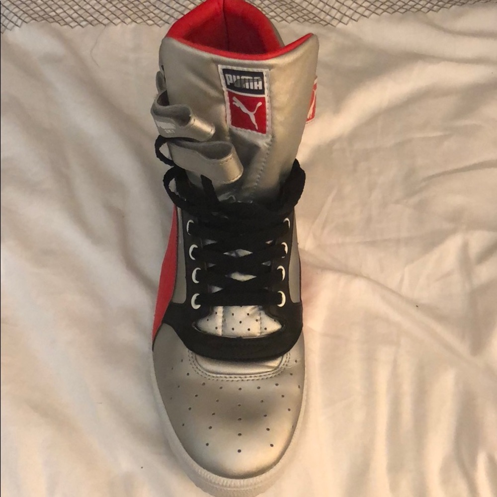 Puma men size 10.5 high top sneakers